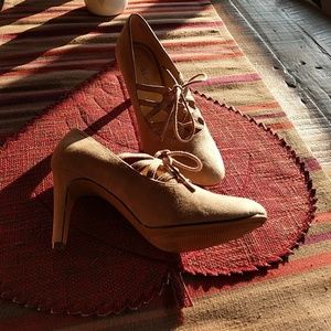 Lace up Suede Pumps